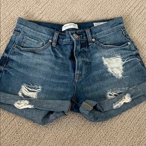 Bullhead boyfriend jean Shorts
